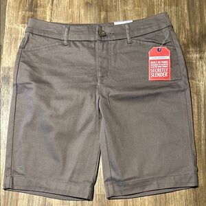 St. John's Bay Brown Bermuda Shorts Casual Style. 6 Petite. Secretly Slender .
